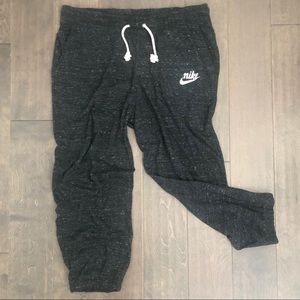 Women's Nike Sportswear Gym Vintage Capris